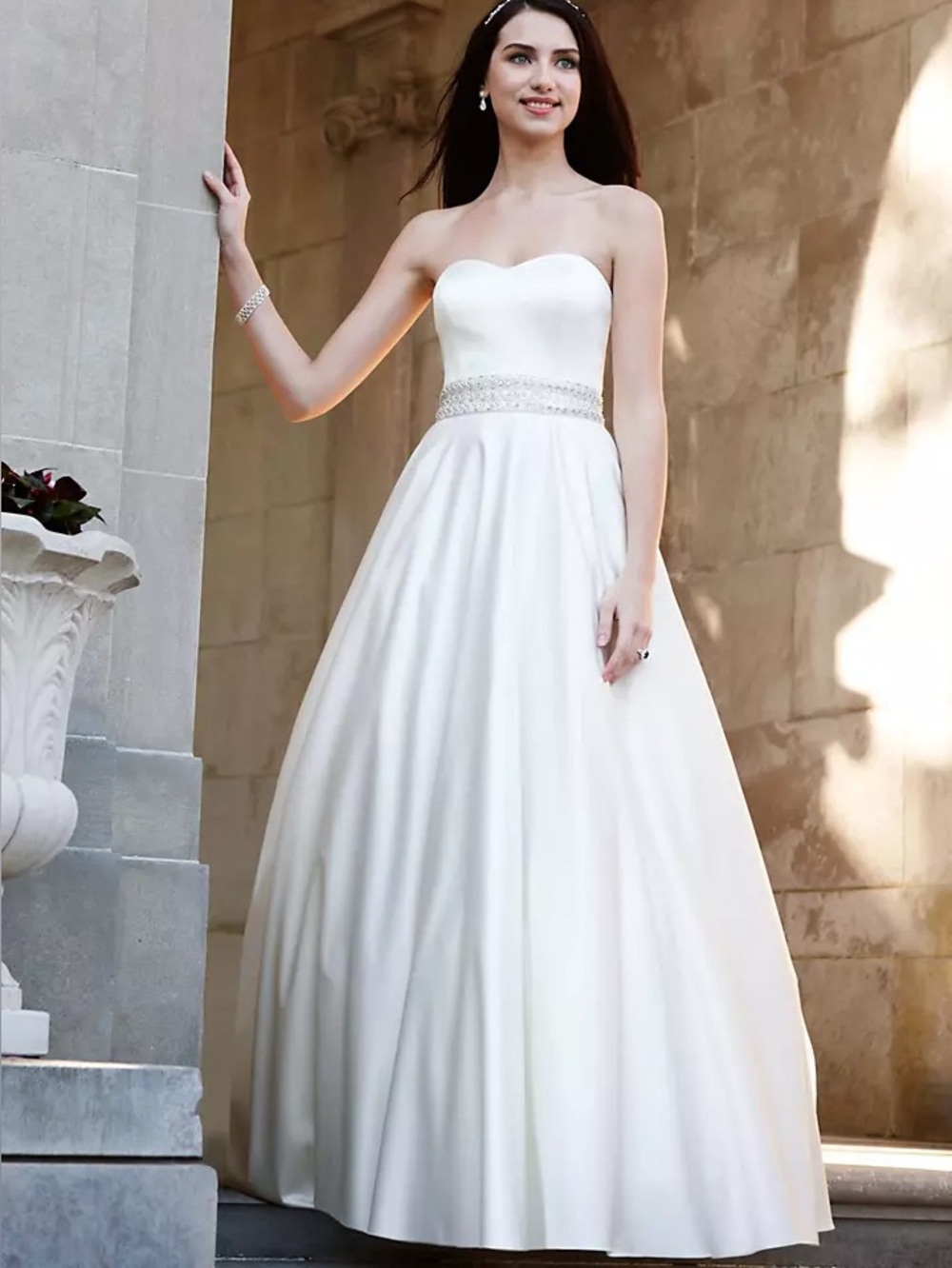 David’s Bridal STYLE# WG3389 Strapless Beaded Waist A-Line Wedding Dress size 4